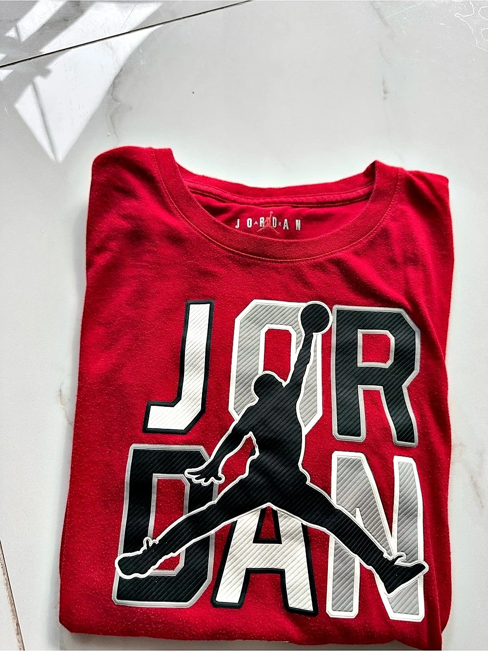 Jordan Kids Graphic Tee Red Size L 12/12 years old kids good condition